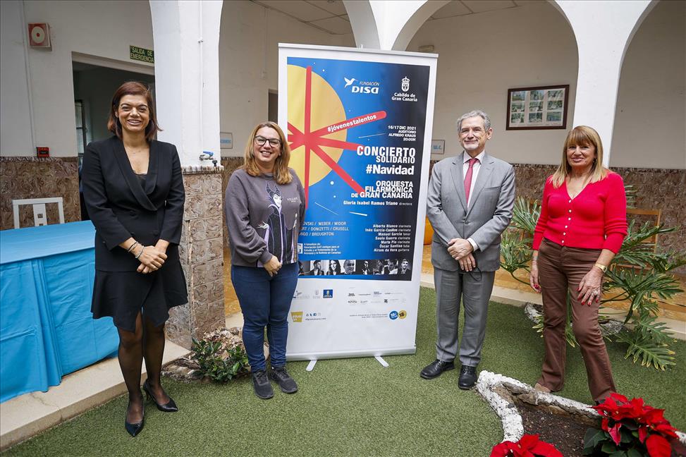 I a D. Sara Mateos, Vanesa Trujillo, Pedro Justo y Julia Castellano.jpg